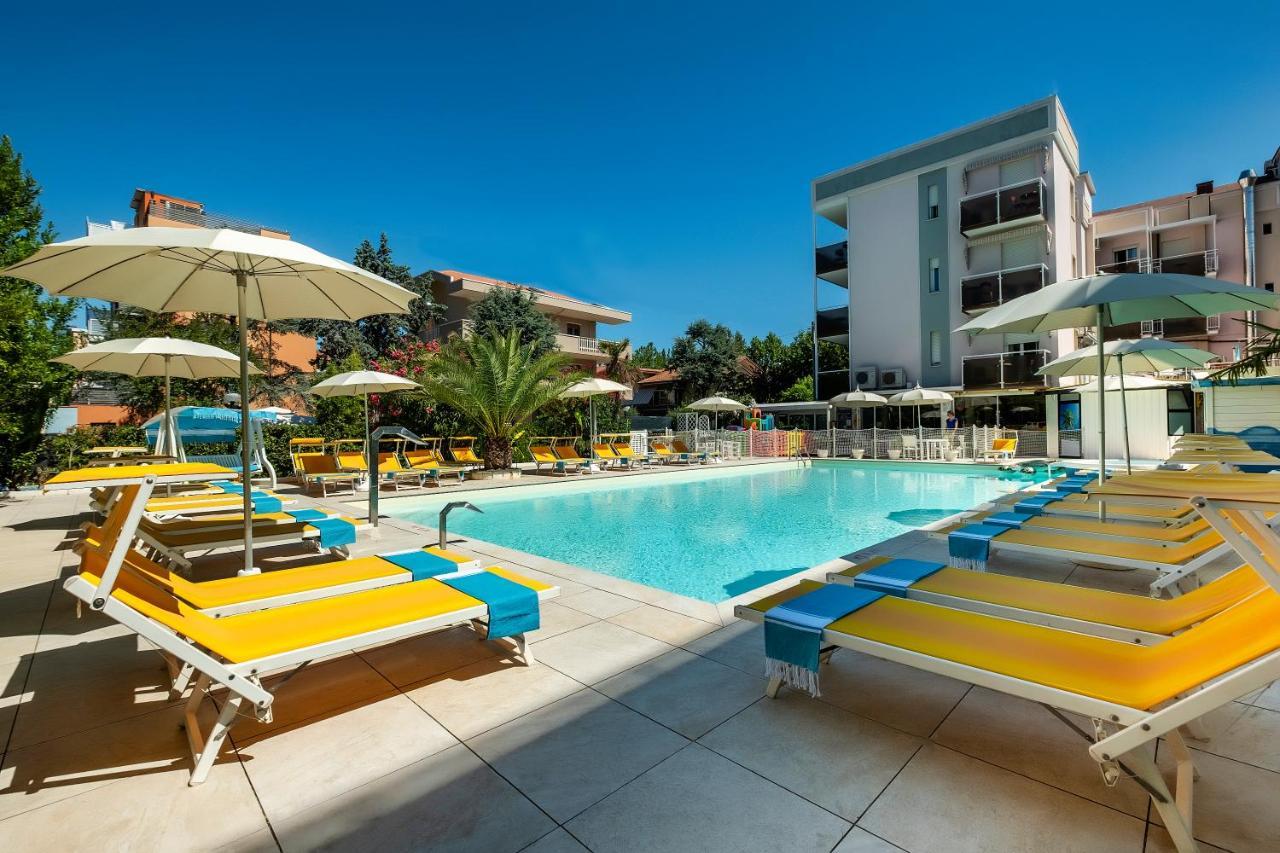 Hotel Tre Rose Riccione Eksteriør billede