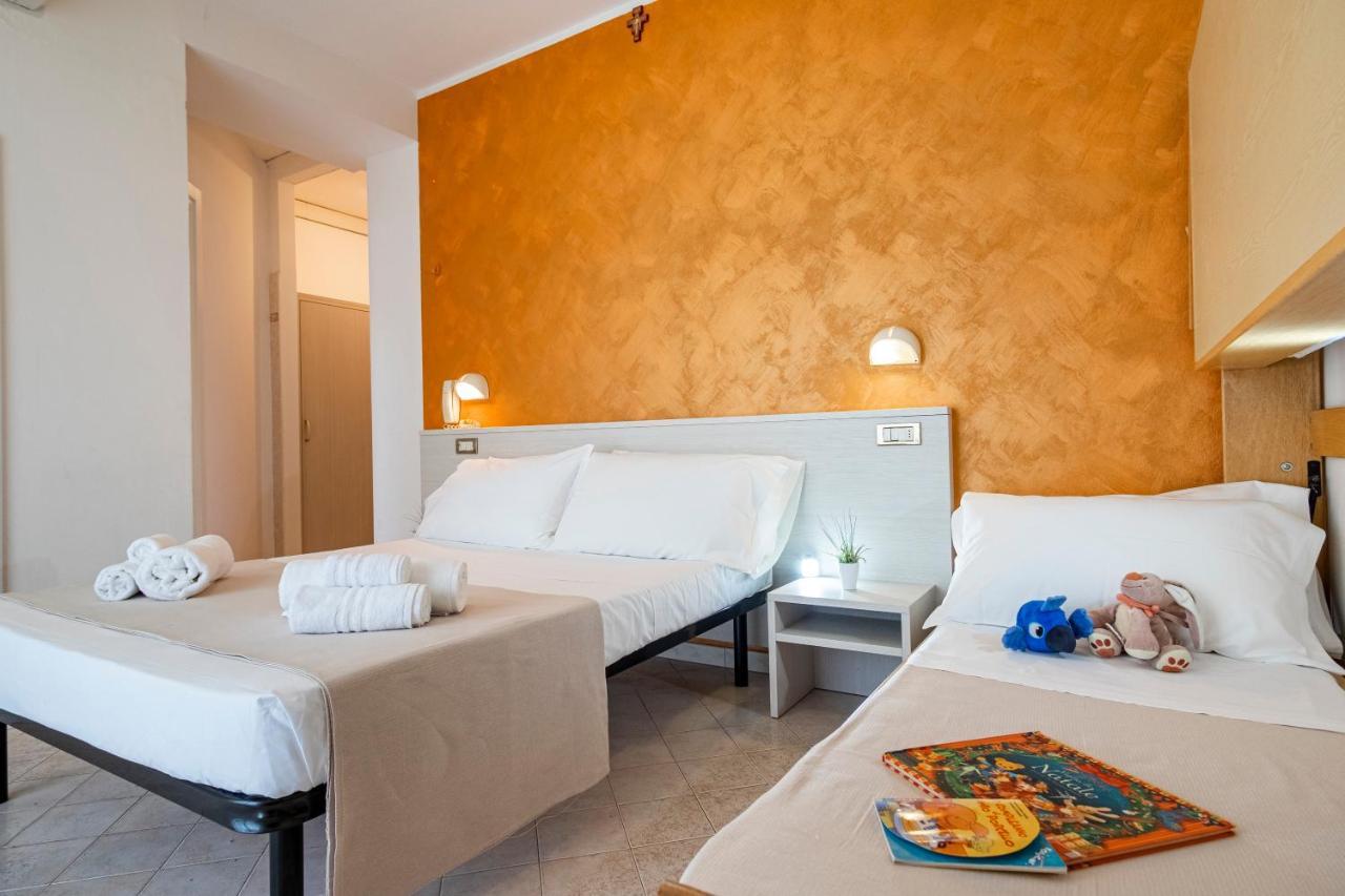 Hotel Tre Rose Riccione Eksteriør billede