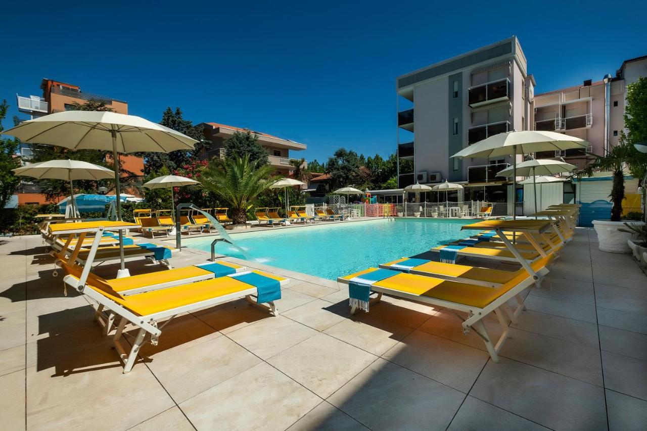 Hotel Tre Rose Riccione Eksteriør billede