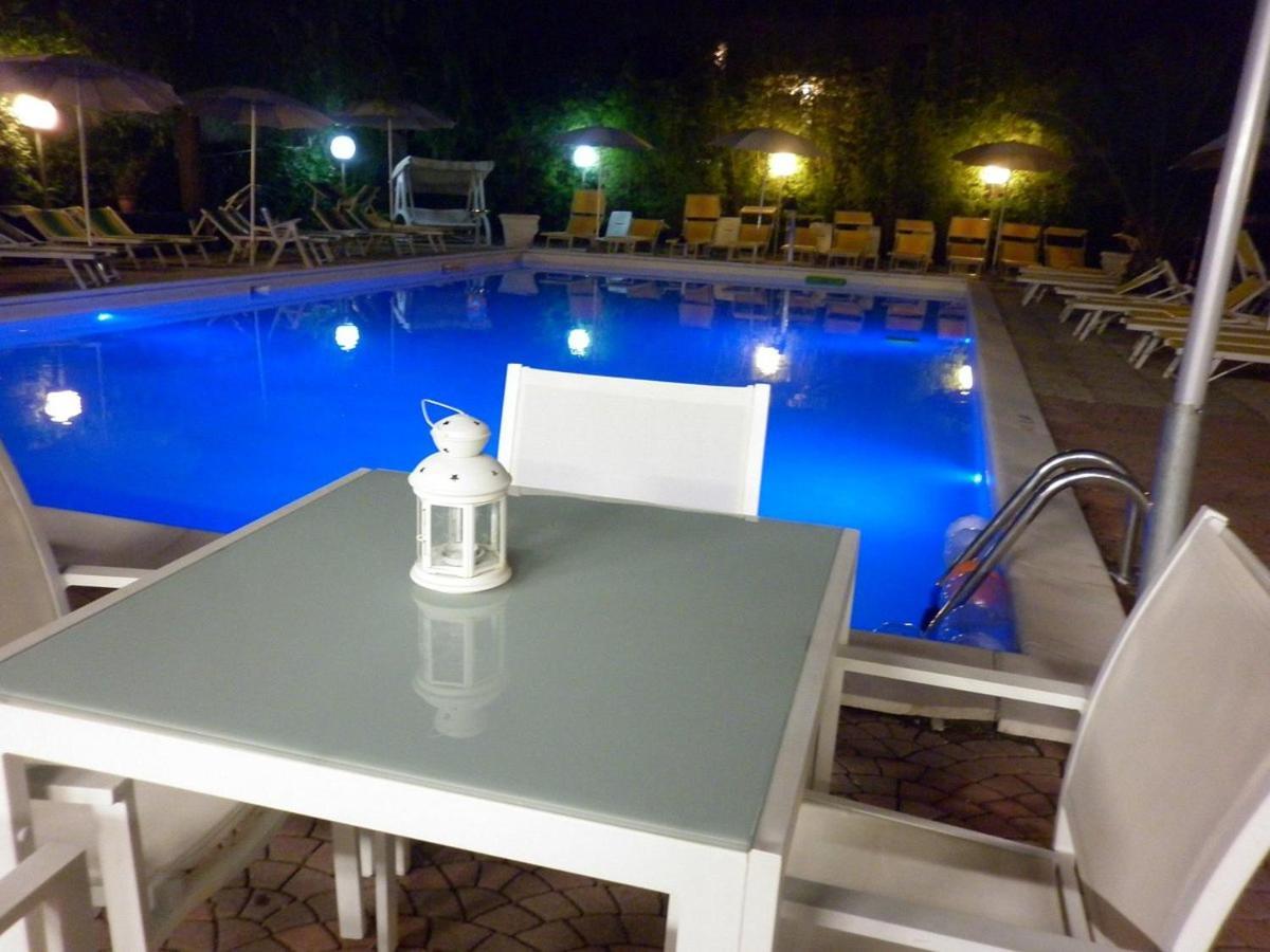 Hotel Tre Rose Riccione Eksteriør billede