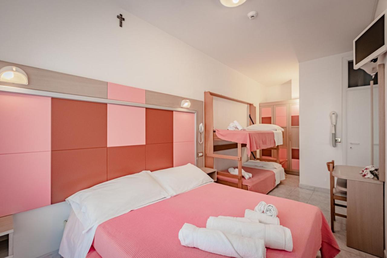 Hotel Tre Rose Riccione Eksteriør billede