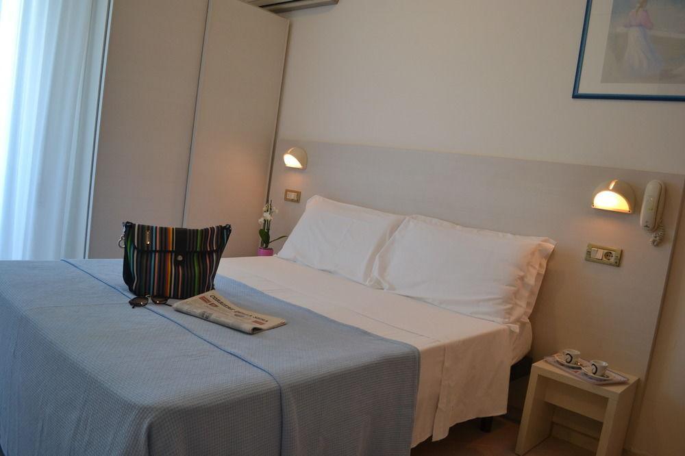 Hotel Tre Rose Riccione Eksteriør billede