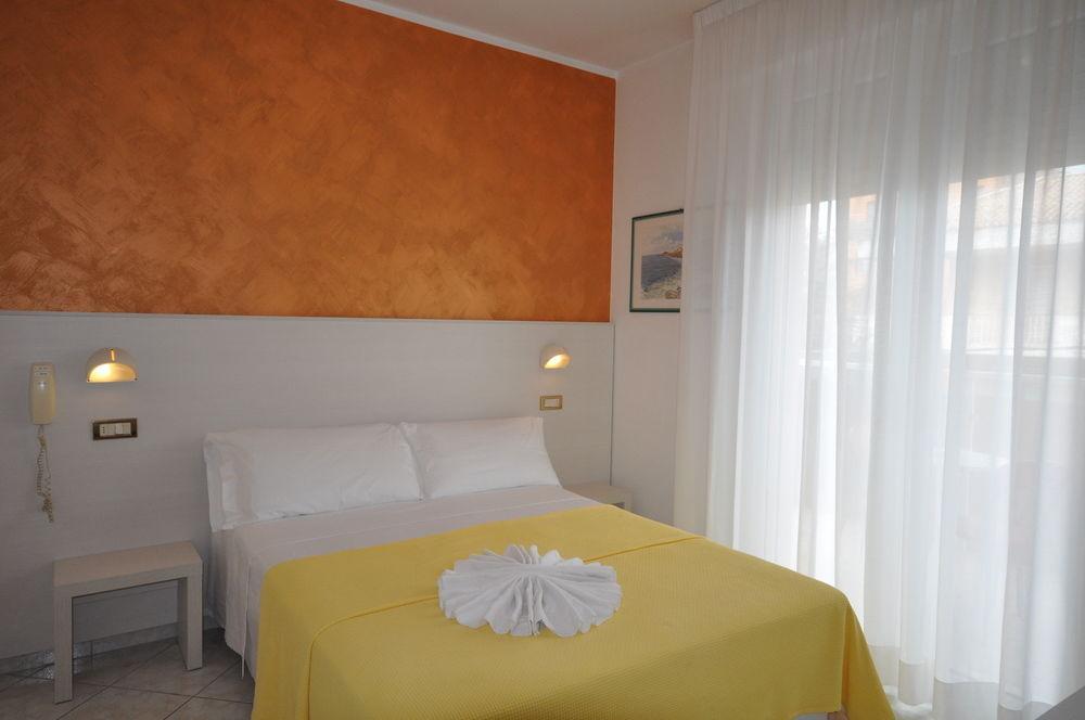 Hotel Tre Rose Riccione Eksteriør billede