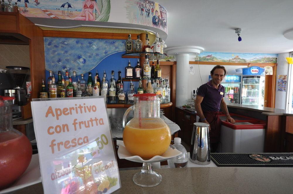 Hotel Tre Rose Riccione Eksteriør billede
