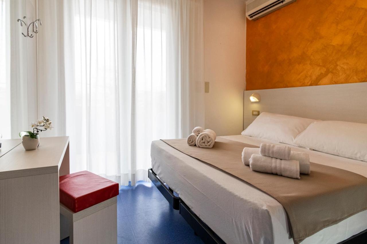 Hotel Tre Rose Riccione Eksteriør billede