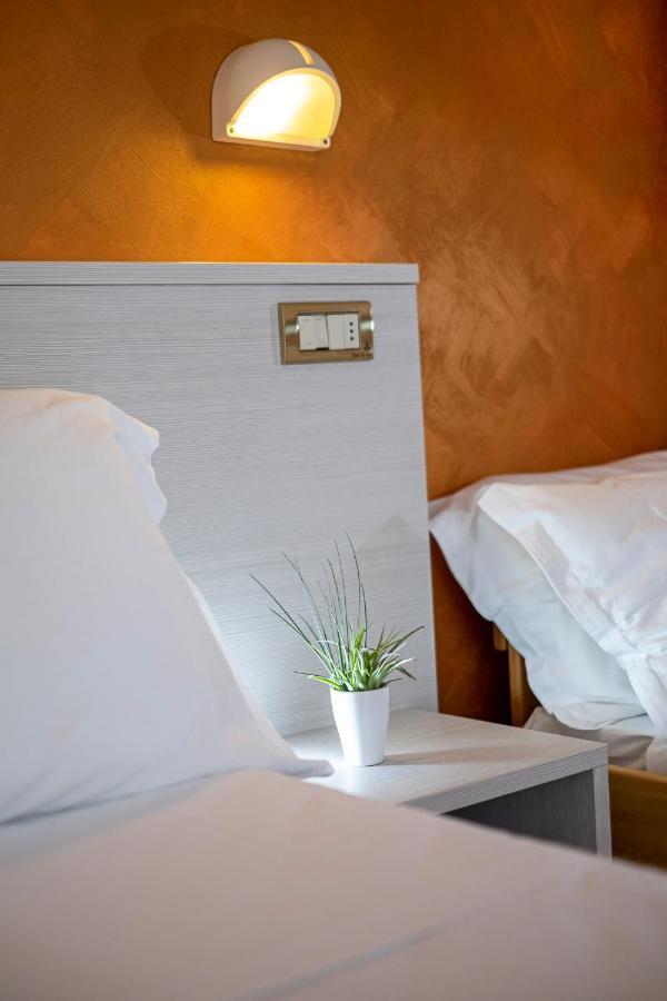 Hotel Tre Rose Riccione Eksteriør billede